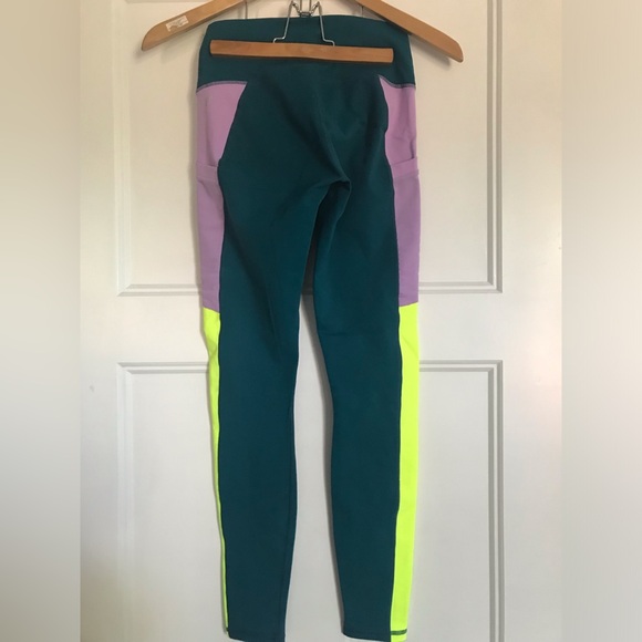 Fabletics 3 pieces athletic matching set, crisscross back, color block - Picture 8 of 11